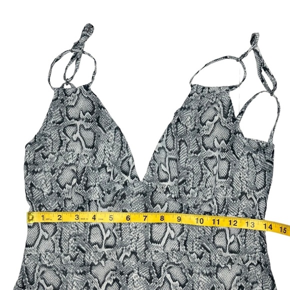 TOBI NWT Black and White Snakeskin Print Maxi Dress Size Small - Picture 12 of 15